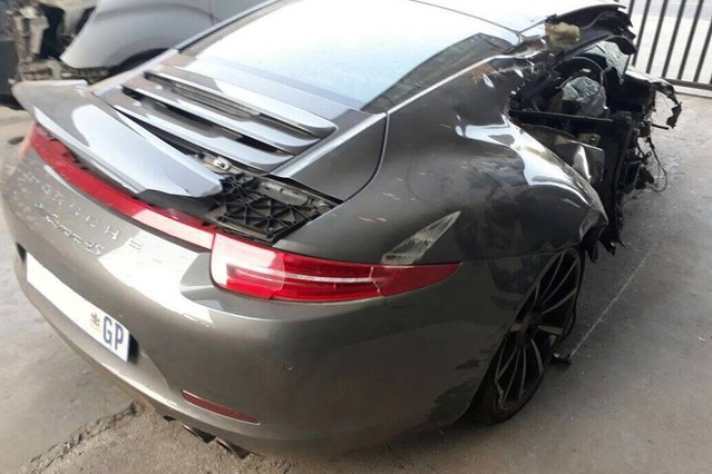 Sieu xe Porsche 911 Carrera 4S 8 ty thanh “phe lieu”-Hinh-3